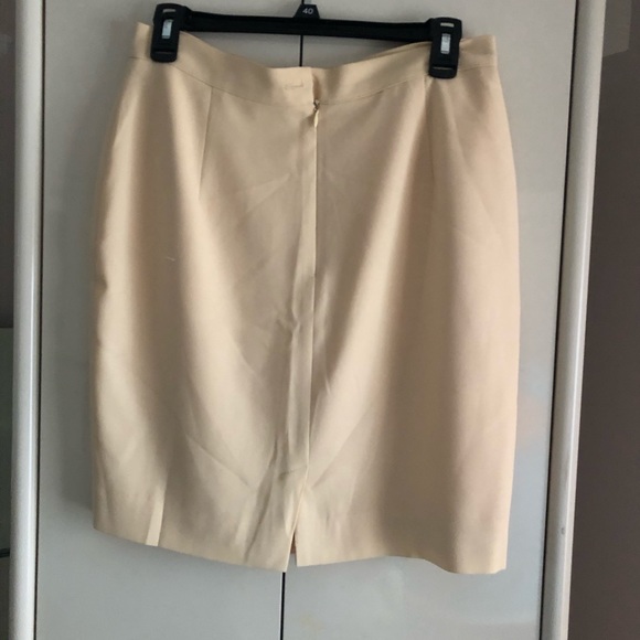 Suit - Picture 4 of 4